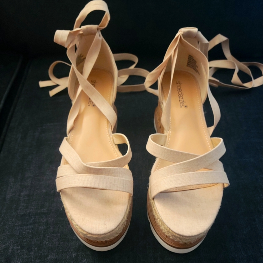 Shoe Dazzle espadrille lace-up platforms size 8